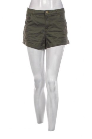 Γυναικείο κοντό παντελόνι H&M, Μέγεθος XL, Χρώμα Πράσινο, Τιμή 5,52 €