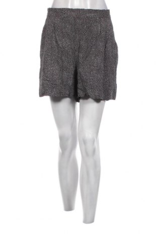 Дамски къс панталон H&M, Размер XL, Цвят Многоцветен, Цена 9,12 лв.