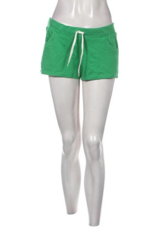 Дамски къс панталон H&M Divided, Размер M, Цвят Зелен, Цена 7,41 лв.