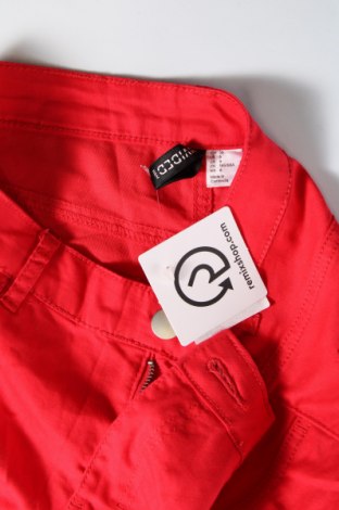 Pantaloni scurți de femei H&M Divided, Mărime S, Culoare Roșu, Preț 62,50 Lei