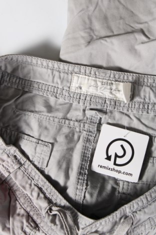 Pantaloni scurți de femei H&M L.O.G.G., Mărime L, Culoare Gri, Preț 48,47 Lei