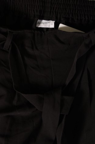 Γυναικείο κοντό παντελόνι Infinity Woman, Μέγεθος M, Χρώμα Μαύρο, Τιμή 4,82 €