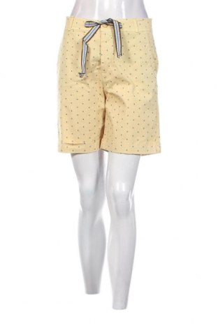 Дамски къс панталон La Martina, Размер M, Цвят Жълт, Цена 69,36 лв.
