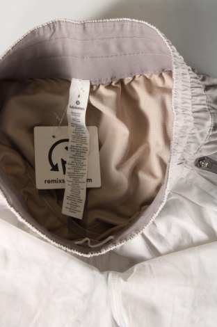 Damen Shorts Lululemon, Größe XS, Farbe Grau, Preis 46,55 €