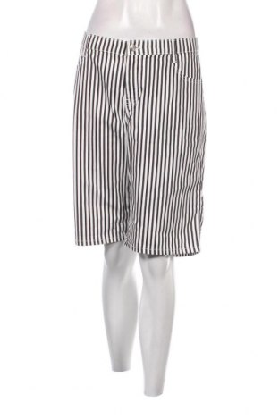 Дамски къс панталон Mac, Размер XL, Цвят Многоцветен, Цена 57,00 лв.