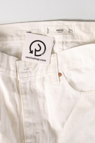 Дамски къс панталон Mango, Размер S, Цвят Бял, Цена 15,00 лв.