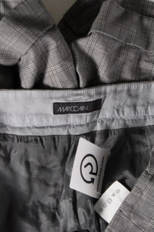Дамски къс панталон Marc Cain, Размер L, Цвят Сив, Цена 38,12 лв.