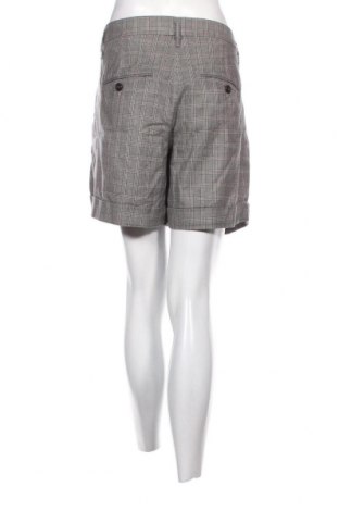 Дамски къс панталон Marc Cain, Размер L, Цвят Сив, Цена 38,12 лв.