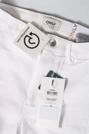 Γυναικείο κοντό παντελόνι ONLY, Μέγεθος XS, Χρώμα Λευκό, Τιμή 20,62 €