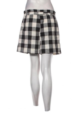 Γυναικείο κοντό παντελόνι Primark, Μέγεθος M, Χρώμα Πολύχρωμο, Τιμή 4,94 €