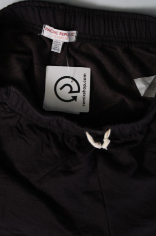 Дамски къс панталон Pull&Bear, Размер L, Цвят Черен, Цена 10,26 лв.