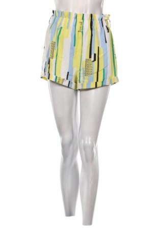 Γυναικείο κοντό παντελόνι SHEIN, Μέγεθος S, Χρώμα Πολύχρωμο, Τιμή 4,58 €