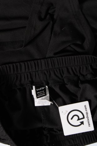 Pantaloni scurți de femei SHEIN, Mărime M, Culoare Negru, Preț 48,47 Lei