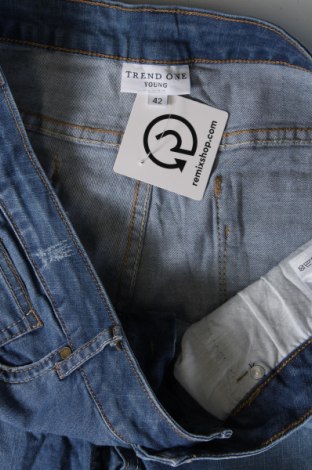 Дамски къс панталон Trend One, Размер L, Цвят Син, Цена 10,83 лв.