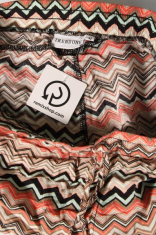 Дамски къс панталон Trend One, Размер L, Цвят Многоцветен, Цена 9,69 лв.