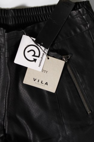 Γυναικείο κοντό παντελόνι VILA, Μέγεθος S, Χρώμα Μαύρο, Τιμή 13,14 €