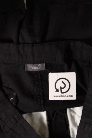 Дамски къс панталон Yessica, Размер M, Цвят Черен, Цена 30,97 лв.