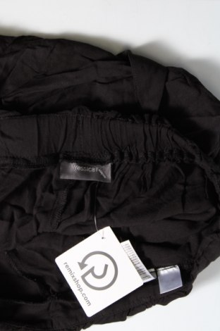 Дамски къс панталон Yessica, Размер M, Цвят Черен, Цена 7,60 лв.