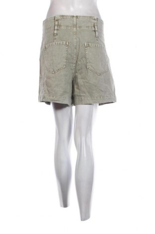 Дамски къс панталон Yishion, Размер L, Цвят Зелен, Цена 31,00 лв.