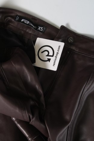Γυναικείο παντελόνι δερμάτινο Fb Sister, Μέγεθος XS, Χρώμα Καφέ, Τιμή 18,41 €