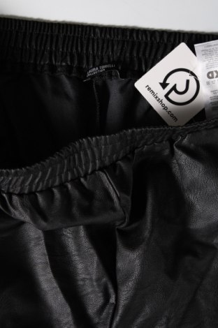 Γυναικείο παντελόνι δερμάτινο Laura Torelli, Μέγεθος L, Χρώμα Μαύρο, Τιμή 3,71 €