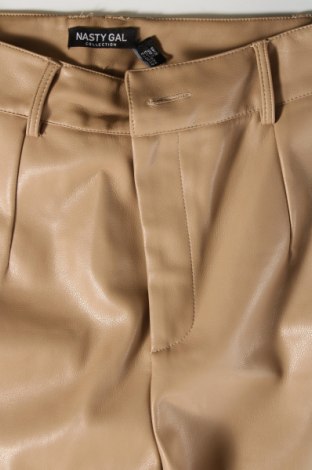 Γυναικείο παντελόνι δερμάτινο Nasty Gal, Μέγεθος XXS, Χρώμα  Μπέζ, Τιμή 11,66 €