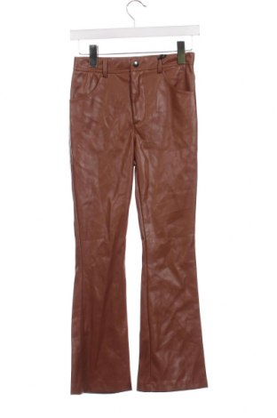 Γυναικείο παντελόνι δερμάτινο Vicolo, Μέγεθος XS, Χρώμα Καφέ, Τιμή 13,55 €