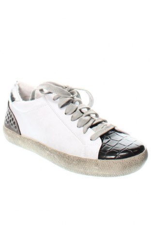 Дамски обувки Liu Jo, Размер 35, Цвят Бял, Цена 92,25 лв.