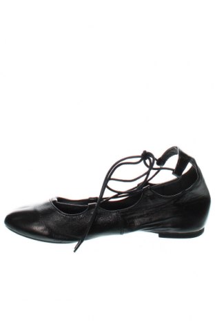 Дамски обувки Marco Tozzi, Размер 37, Цвят Черен, Цена 95,19 лв.