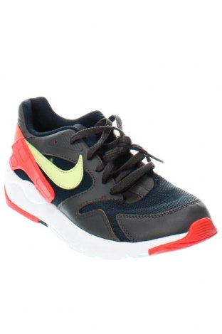 Încălțăminte de damă Nike, Mărime 38, Culoare Multicolor, Preț 368,55 Lei