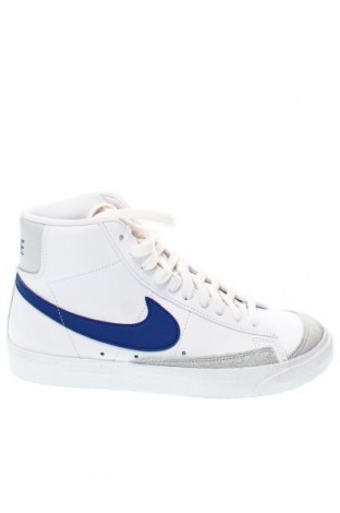 Дамски обувки Nike, Размер 40, Цвят Бял, Цена 179,13 лв.