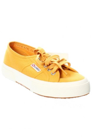 Дамски обувки Superga, Размер 35, Цвят Жълт, Цена 104,65 лв.