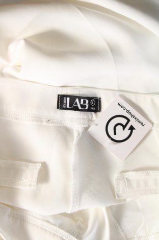 Γυναικείο παντελόνι Answear, Μέγεθος L, Χρώμα Λευκό, Τιμή 23,71 €