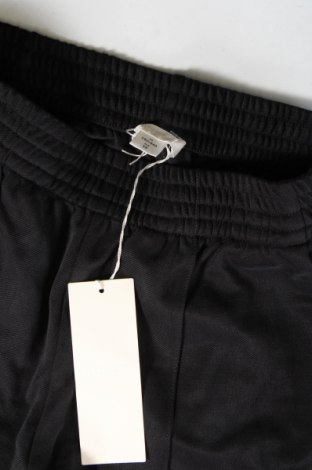 Дамски панталон Arket, Размер XS, Цвят Черен, Цена 156,00 лв.