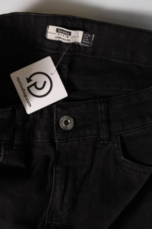 Pantaloni de femei Bershka, Mărime M, Culoare Negru, Preț 39,95 Lei