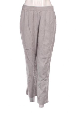 Дамски панталон Betty Barclay, Размер M, Цвят Сив, Цена 184,24 лв.