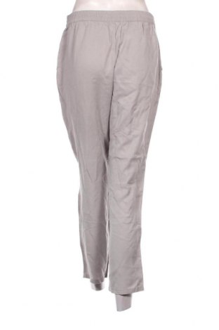 Дамски панталон Betty Barclay, Размер M, Цвят Сив, Цена 184,24 лв.