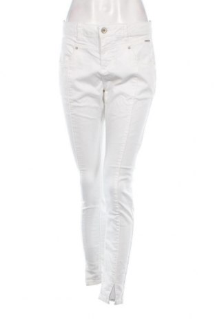 Дамски панталон Cream, Размер M, Цвят Бял, Цена 156,00 лв.