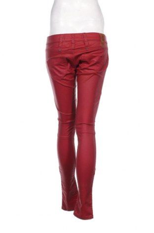 Дамски панталон Freeman T. Porter, Размер M, Цвят Червен, Цена 36,11 лв.