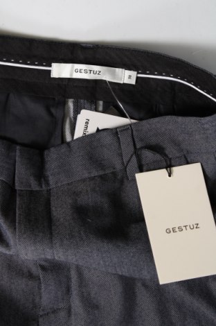Γυναικείο παντελόνι Gestuz, Μέγεθος M, Χρώμα Μπλέ, Τιμή 53,16 €