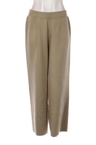 Дамски панталон Gestuz, Размер M, Цвят Зелен, Цена 30,60 лв.