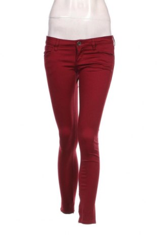 Дамски панталон Guess, Размер S, Цвят Червен, Цена 39,69 лв.