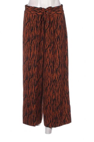 Дамски панталон In Wear, Размер L, Цвят Многоцветен, Цена 83,22 лв.