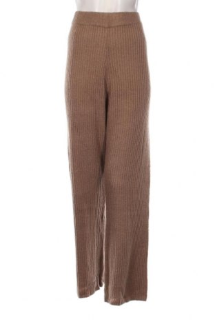 Дамски панталон Nly Trend, Размер L, Цвят Кафяв, Цена 26,68 лв.