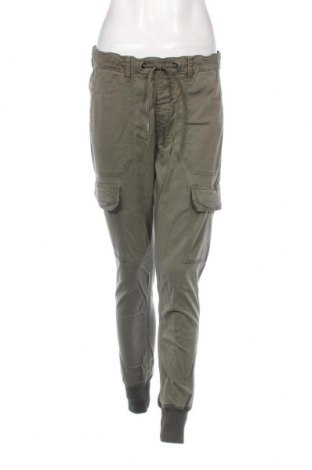 Дамски панталон Pepe Jeans, Размер M, Цвят Зелен, Цена 78,84 лв.