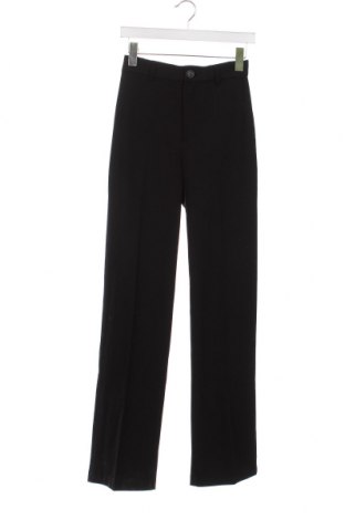 Дамски панталон Pull&Bear, Размер XS, Цвят Черен, Цена 23,46 лв.