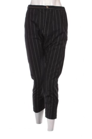Γυναικείο παντελόνι Pull&Bear, Μέγεθος S, Χρώμα Μαύρο, Τιμή 13,21 €