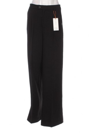 Pantaloni de femei Q/S by S.Oliver, Mărime M, Culoare Negru, Preț 97,30 Lei