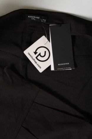 Дамски панталон Reserved, Размер L, Цвят Черен, Цена 39,29 лв.