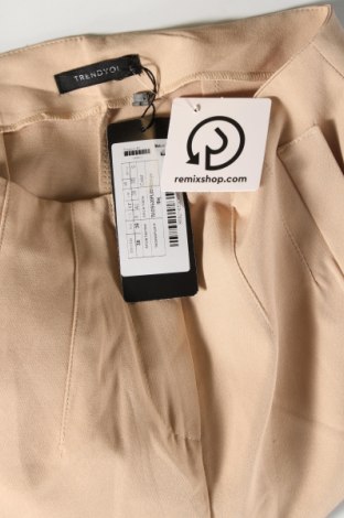Дамски панталон Trendyol, Размер S, Цвят Бежов, Цена 35,33 лв.